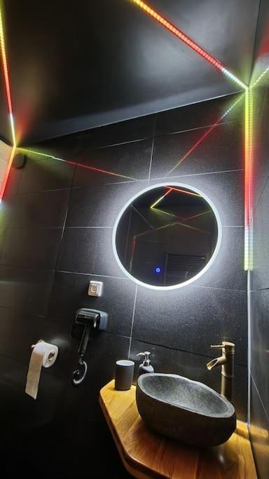 Royalspa Luxueux Appartement Avec Spa Straßburg Exterior foto
